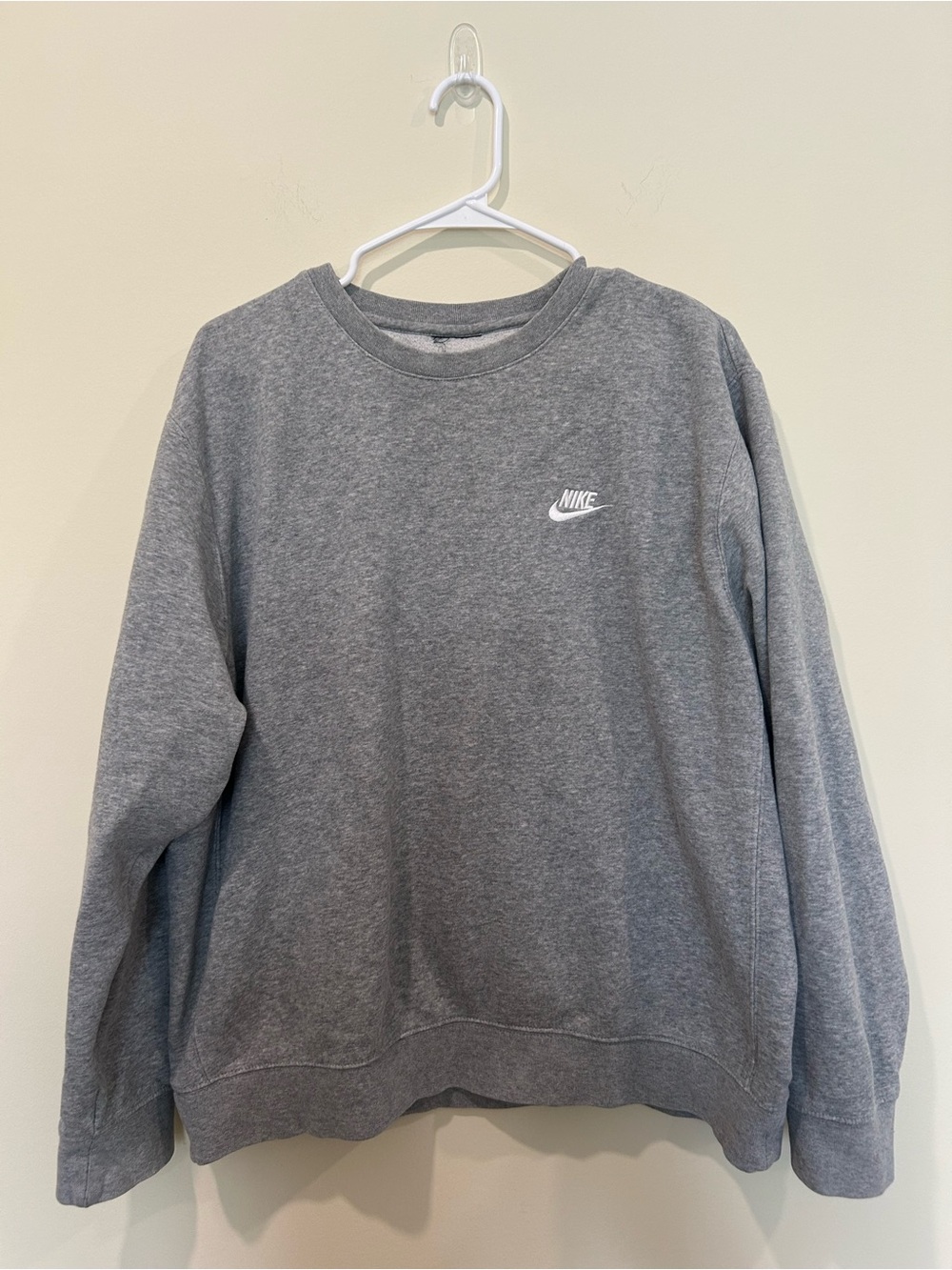 Nike Men's Grey Crewneck Sweatshirt